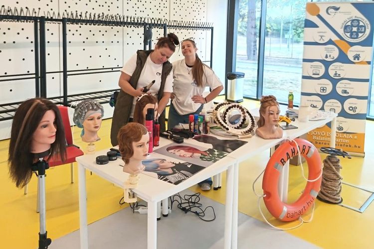 Zánka – Szakmasziget 💇♀️💇💇♂️✂🛳️⛴️🚢🛟⚓️